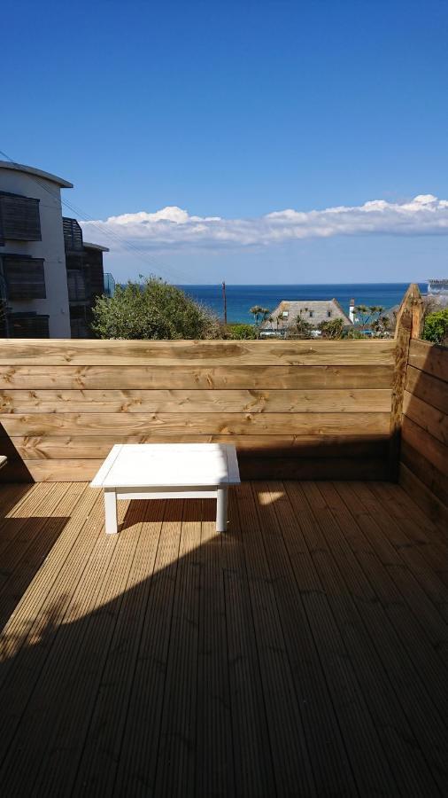 Surf Lookout - King Size En-Suite With Sea Views 뉴키 외부 사진