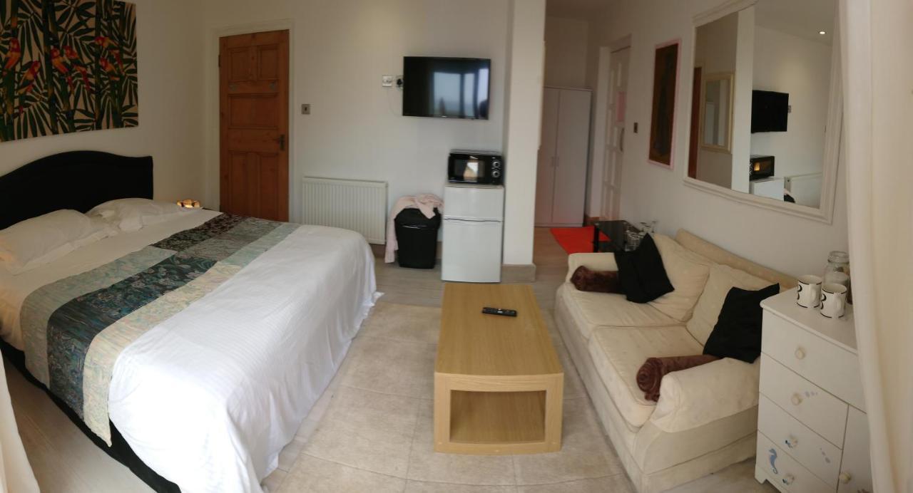 Surf Lookout - King Size En-Suite With Sea Views 뉴키 외부 사진